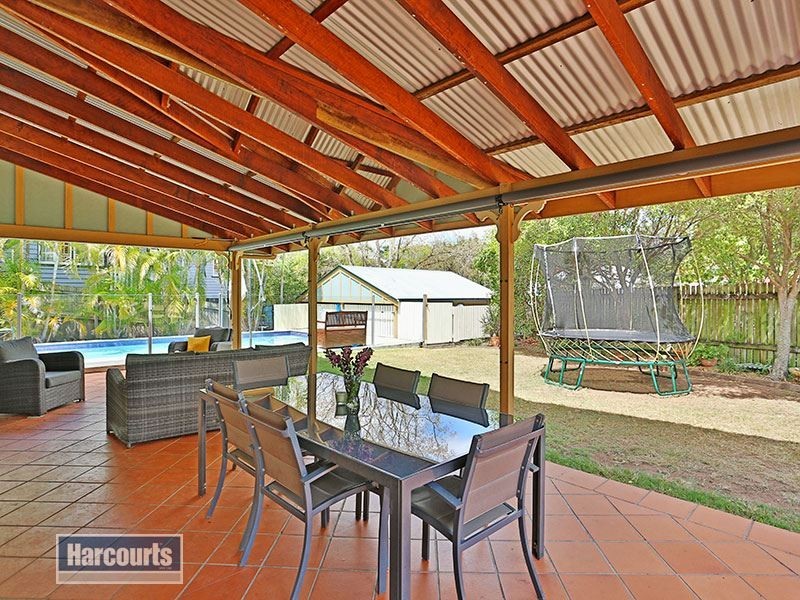 82 Leslie Street, Bardon QLD 4065