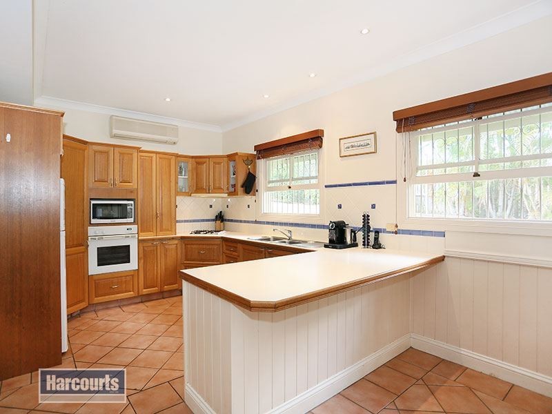 82 Leslie Street, Bardon QLD 4065