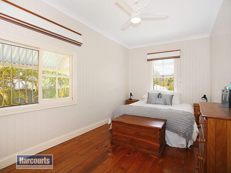 82 Leslie Street, Bardon QLD 4065