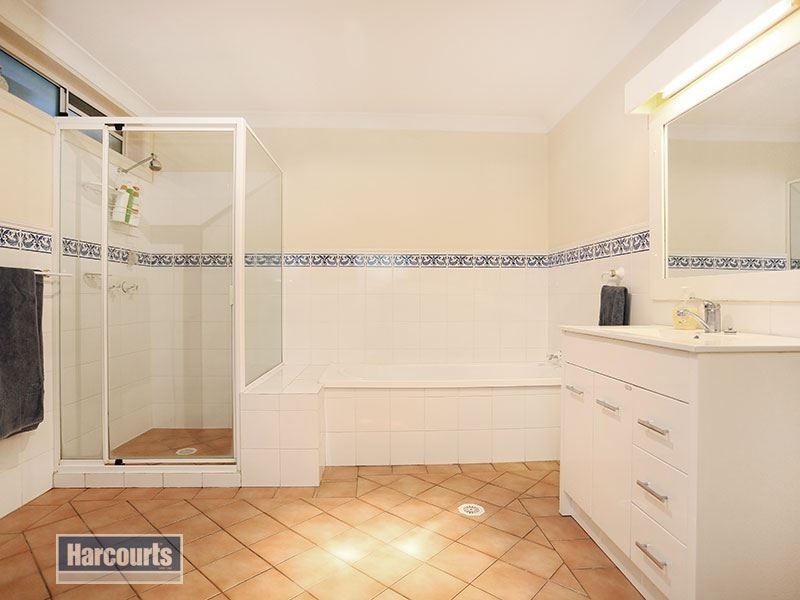 82 Leslie Street, Bardon QLD 4065