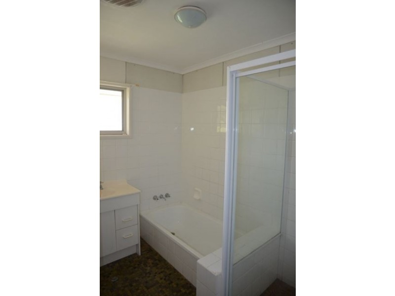 17 Woorama  Road, The Gap QLD 4061