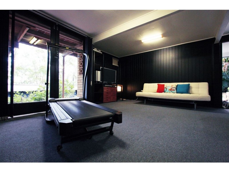 26 Caesar Road, Ferny Hills QLD 4055