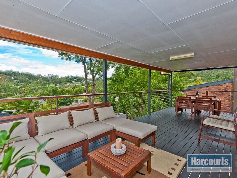 33 Cloghan Street, The Gap QLD 4061