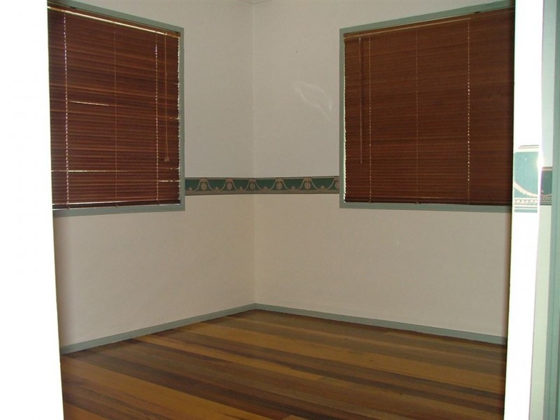 27 Argyle Street, Seventeen Mile Rocks QLD 4073