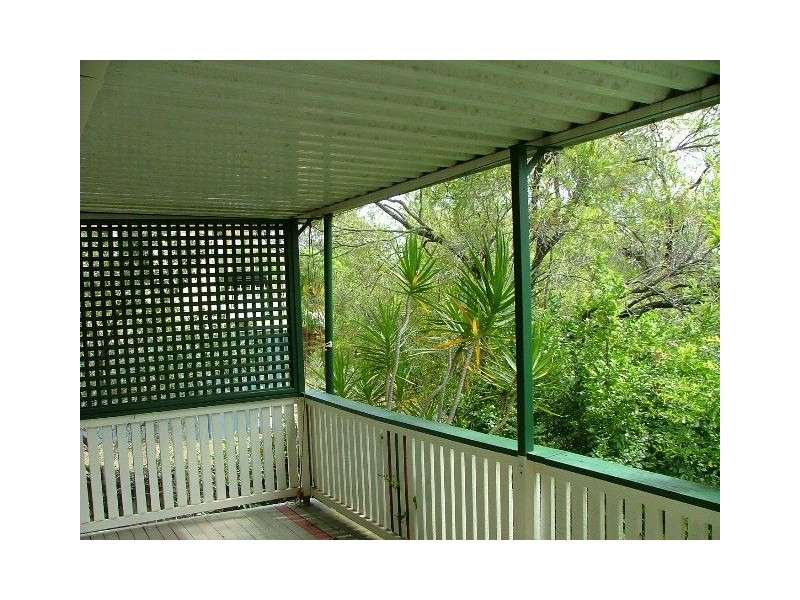 27 Argyle Street, Seventeen Mile Rocks QLD 4073