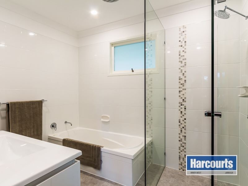 43 Bennett Road, The Gap QLD 4061