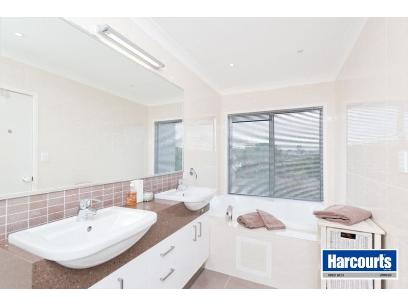 51 Trawalla Street, The Gap QLD 4061