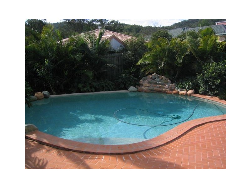 24 Fimbriata Close, Chapel Hill QLD 4069