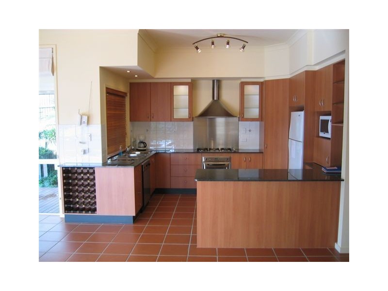 24 Fimbriata Close, Chapel Hill QLD 4069