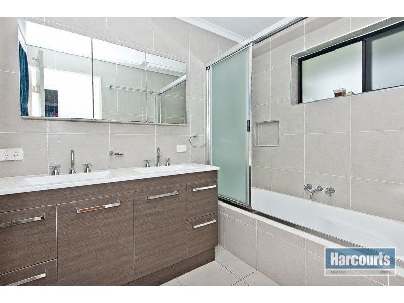 15 Naroo Street, The Gap QLD 4061