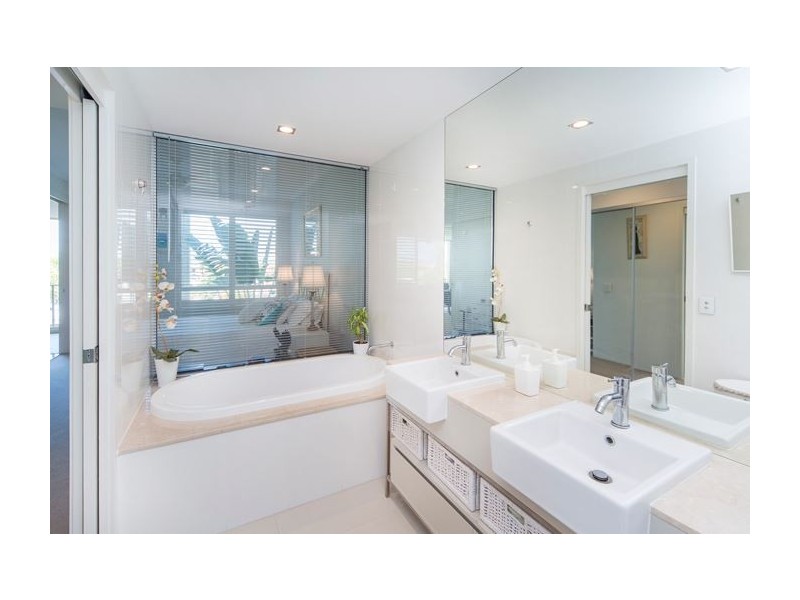 1762 Rialto Quay Drive, Hope Island QLD 4212