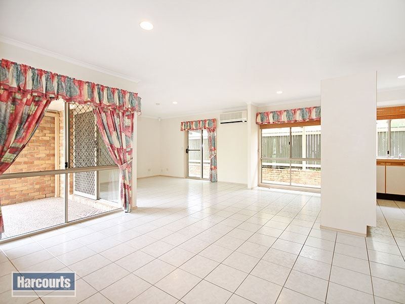 21 Saraband Drive, Eatons Hill QLD 4037