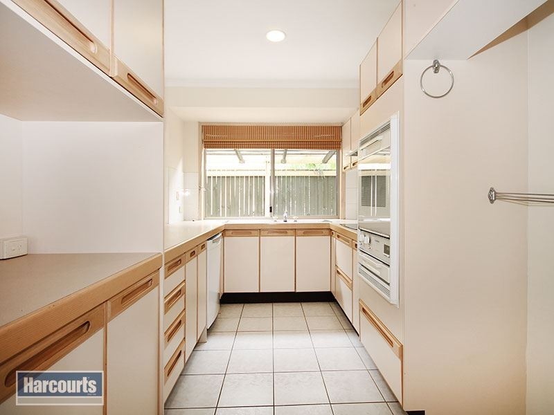 21 Saraband Drive, Eatons Hill QLD 4037