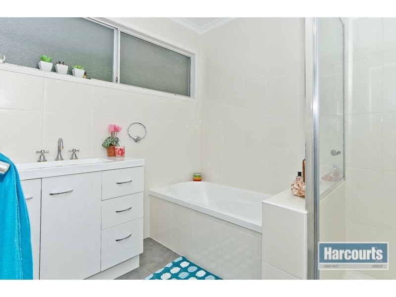 18 Ukamirra Court, Ferny Hills QLD 4055