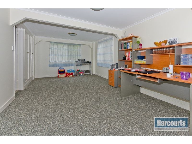 18 Ukamirra Court, Ferny Hills QLD 4055