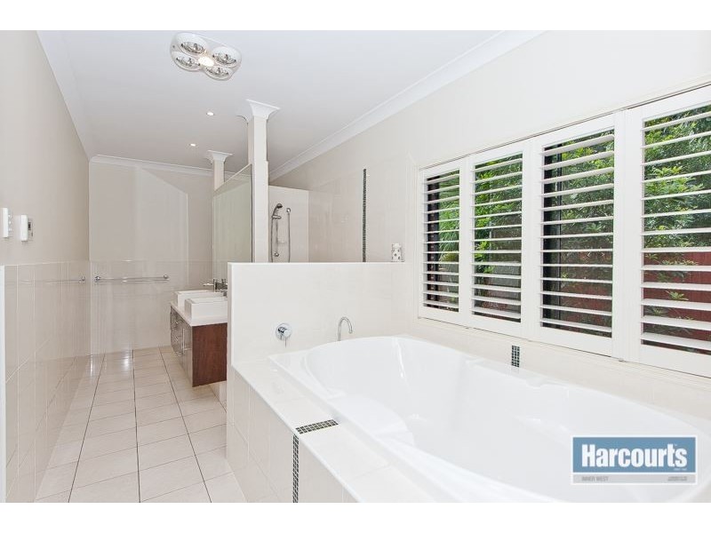 20 Patricia Drive, The Gap QLD 4061