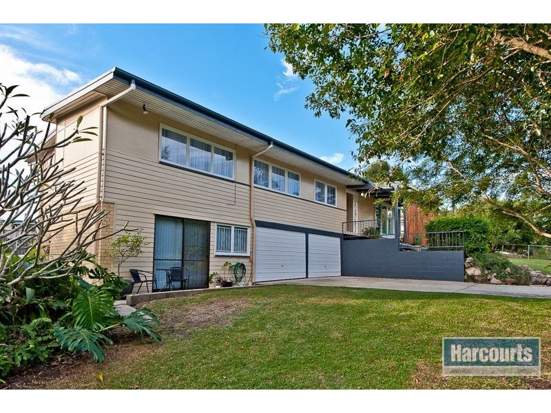 17 Riaweena Street, The Gap QLD 4061
