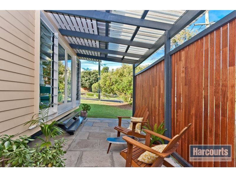 17 Riaweena Street, The Gap QLD 4061