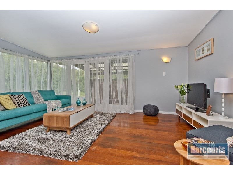 17 Riaweena Street, The Gap QLD 4061