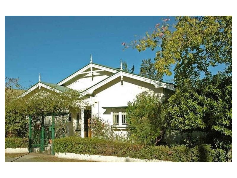 14 Banks Street, Newmarket QLD 4051