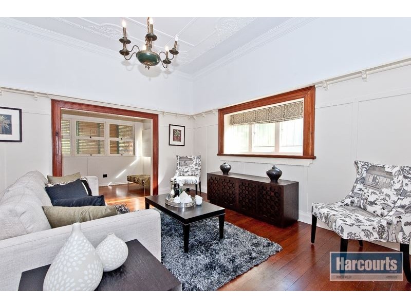 14 Banks Street, Newmarket QLD 4051