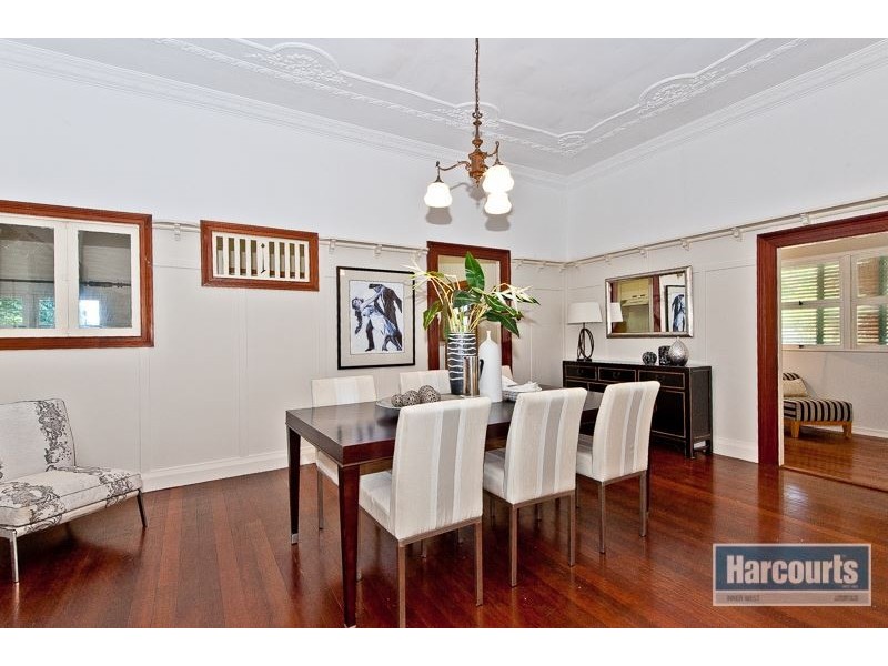 14 Banks Street, Newmarket QLD 4051