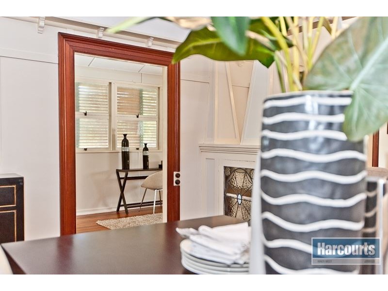 14 Banks Street, Newmarket QLD 4051