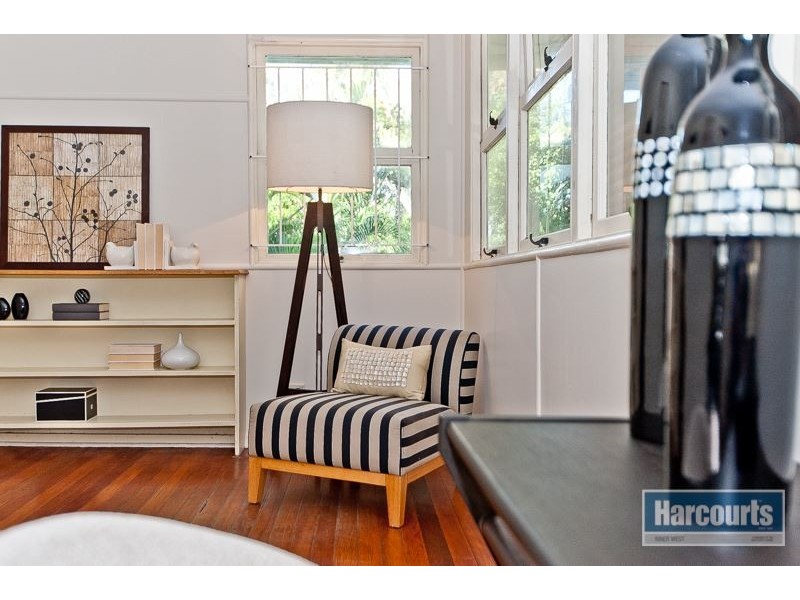 14 Banks Street, Newmarket QLD 4051