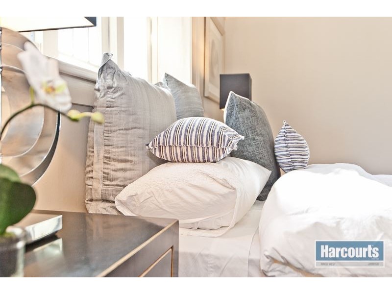 14 Banks Street, Newmarket QLD 4051