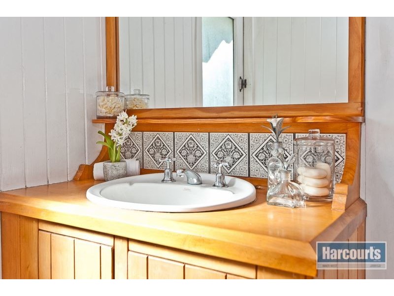 14 Banks Street, Newmarket QLD 4051