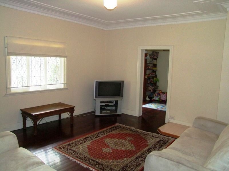 124 Frasers Road, Ashgrove QLD 4060