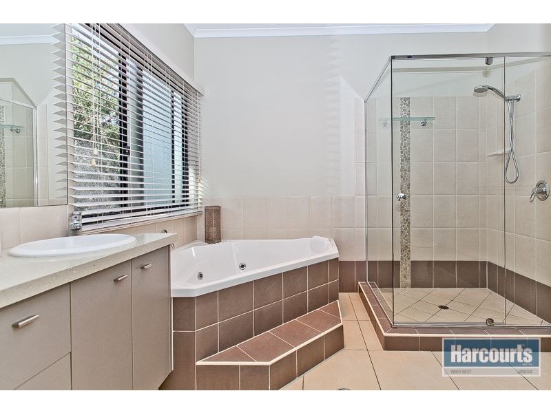 78 Chaprowe Road, The Gap QLD 4061