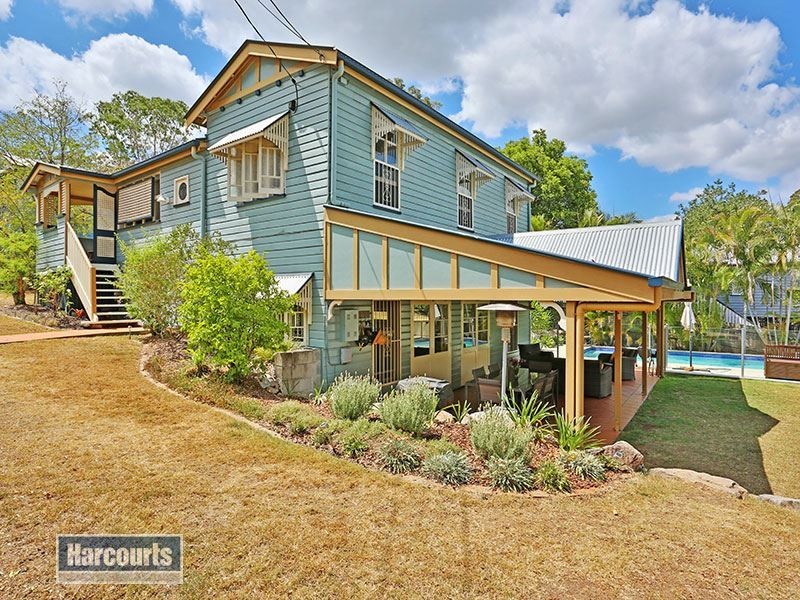 82 Leslie Street, Bardon QLD 4065