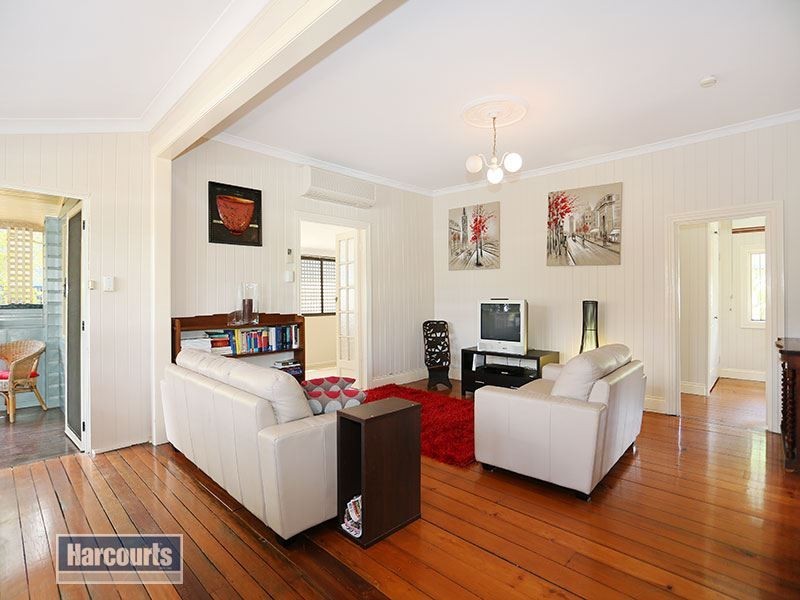 82 Leslie Street, Bardon QLD 4065