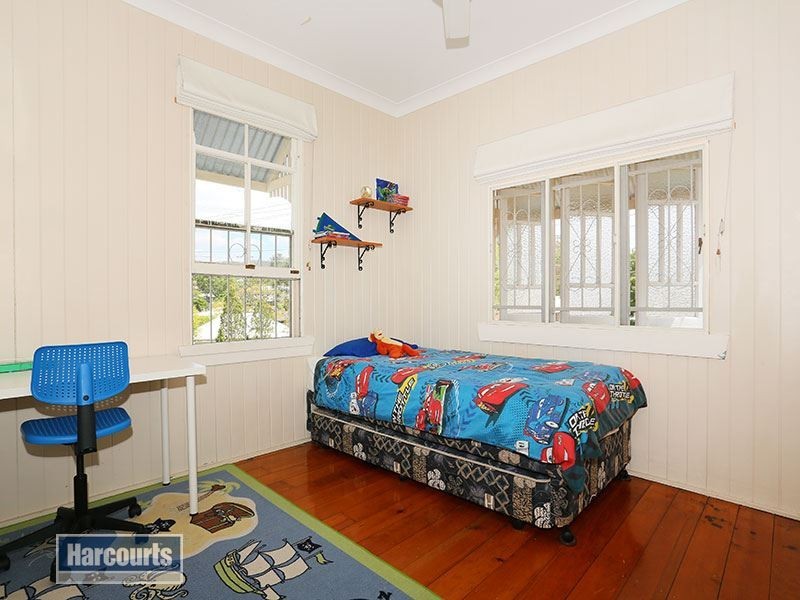82 Leslie Street, Bardon QLD 4065