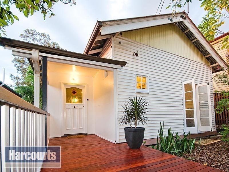 9 Shaw Street, Bardon QLD 4065