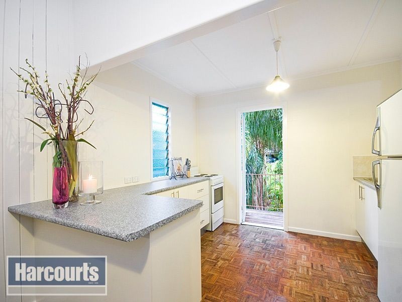 9 Shaw Street, Bardon QLD 4065