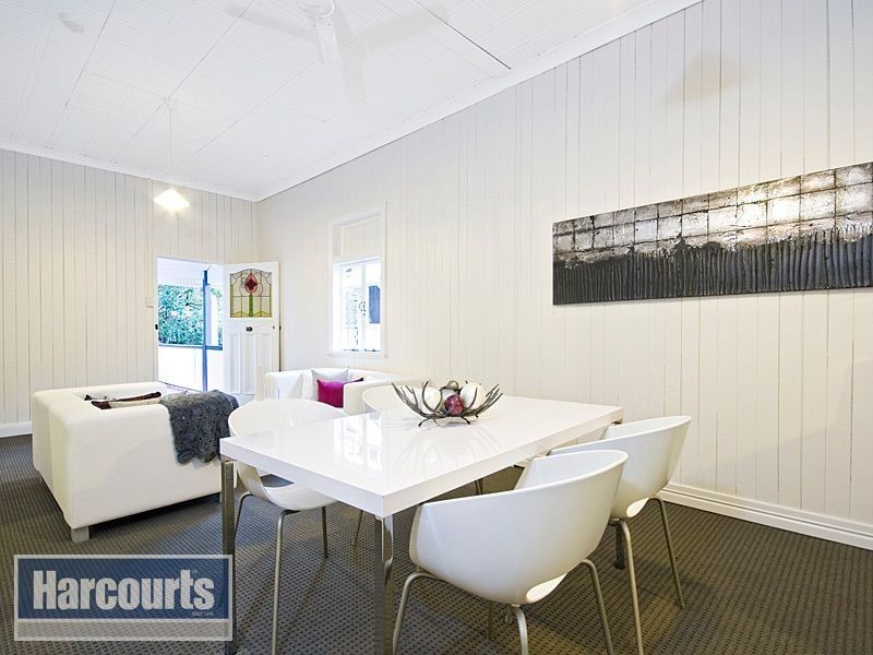9 Shaw Street, Bardon QLD 4065
