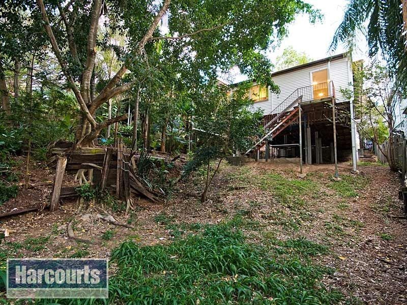 9 Shaw Street, Bardon QLD 4065