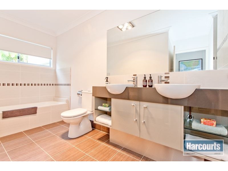 5 Stonehawke Place, The Gap QLD 4061