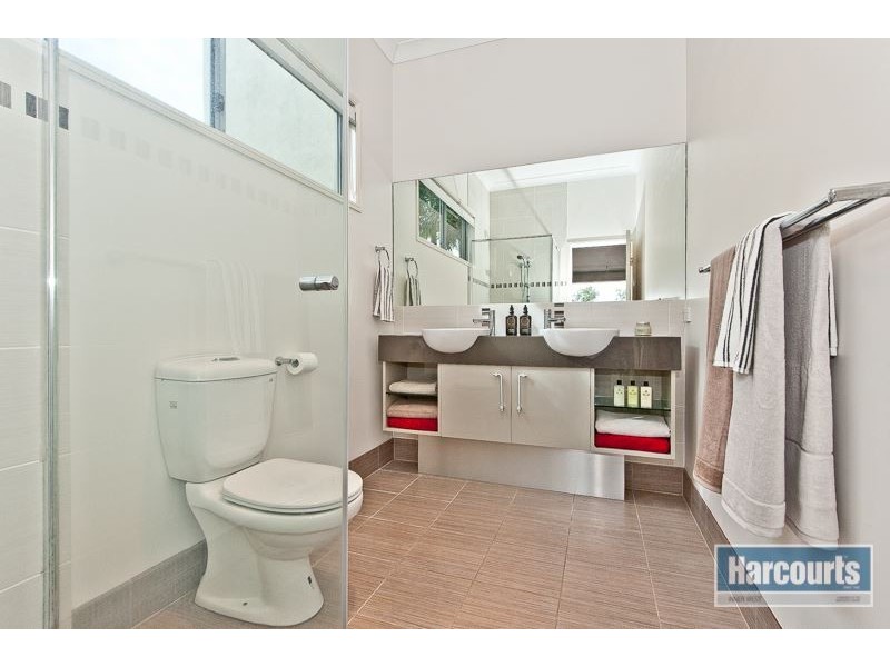 5 Stonehawke Place, The Gap QLD 4061