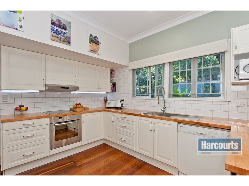 10 Grand Parade, Ashgrove QLD 4060