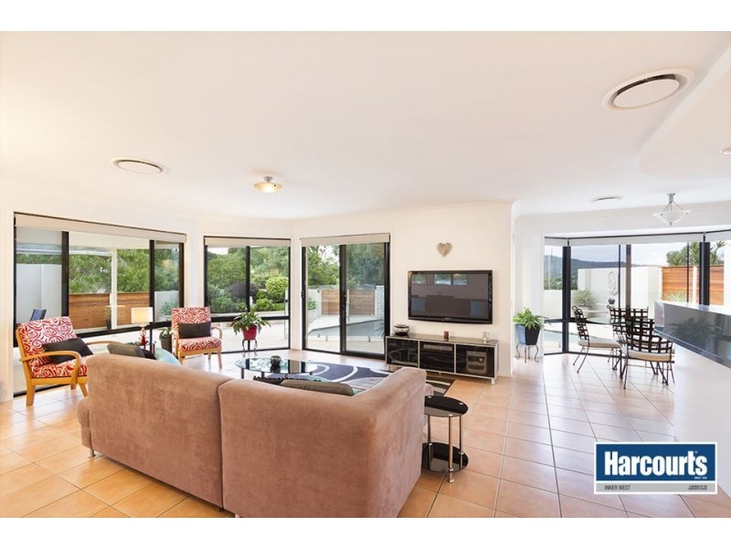 10 Tingward Street, The Gap QLD 4061