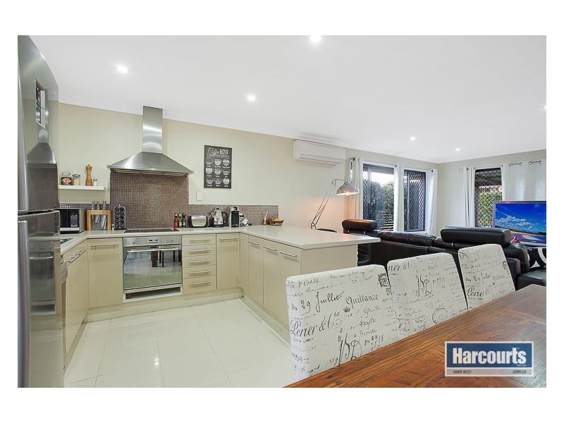 64 Kirikee Street, Ferny Grove QLD 4055