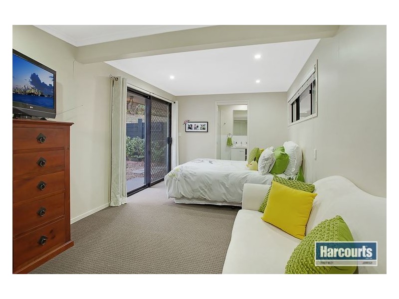 64 Kirikee Street, Ferny Grove QLD 4055