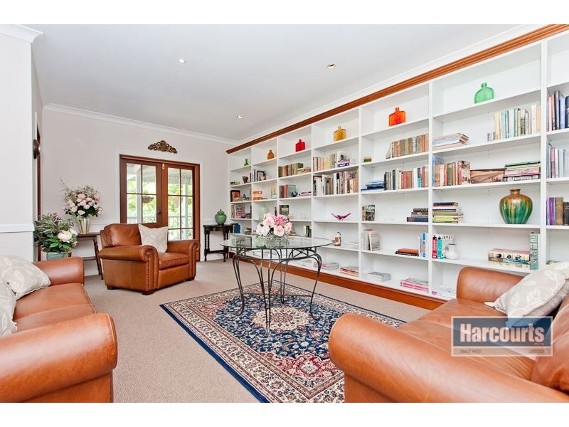 16 Wollundry Place, The Gap QLD 4061