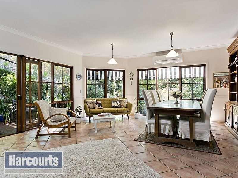 16 Wollundry Place, The Gap QLD 4061