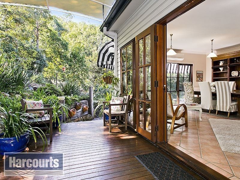 16 Wollundry Place, The Gap QLD 4061