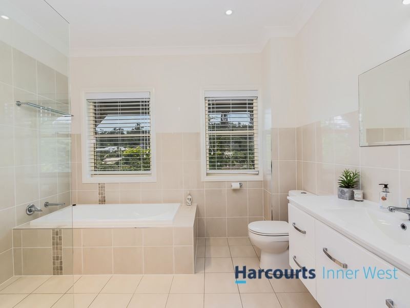 10 Rothbury Place, The Gap QLD 4061