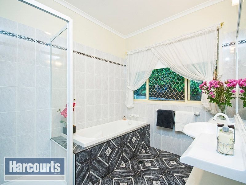 1 Livistona Place, The Gap QLD 4061